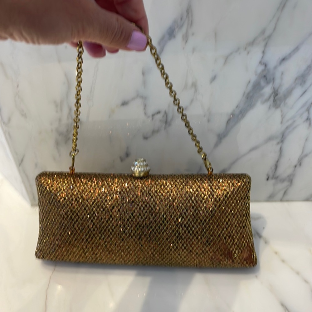 Stunning evening clutch with optional strap!